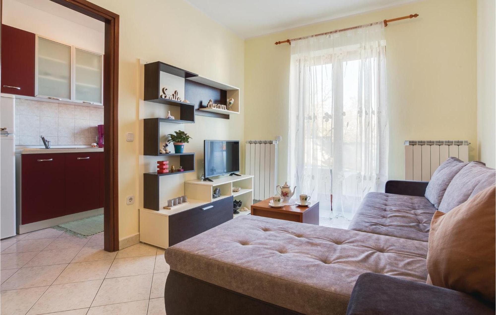 Amazing Apartment In Porec With Kitchen Εξωτερικό φωτογραφία